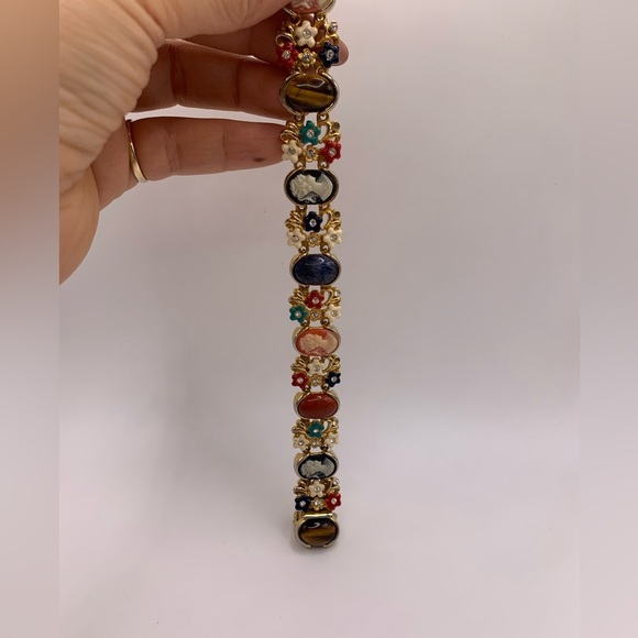 โจ Gorgeous Vintage JBK cameo and precious stones bracelet - Picture 4 of 17